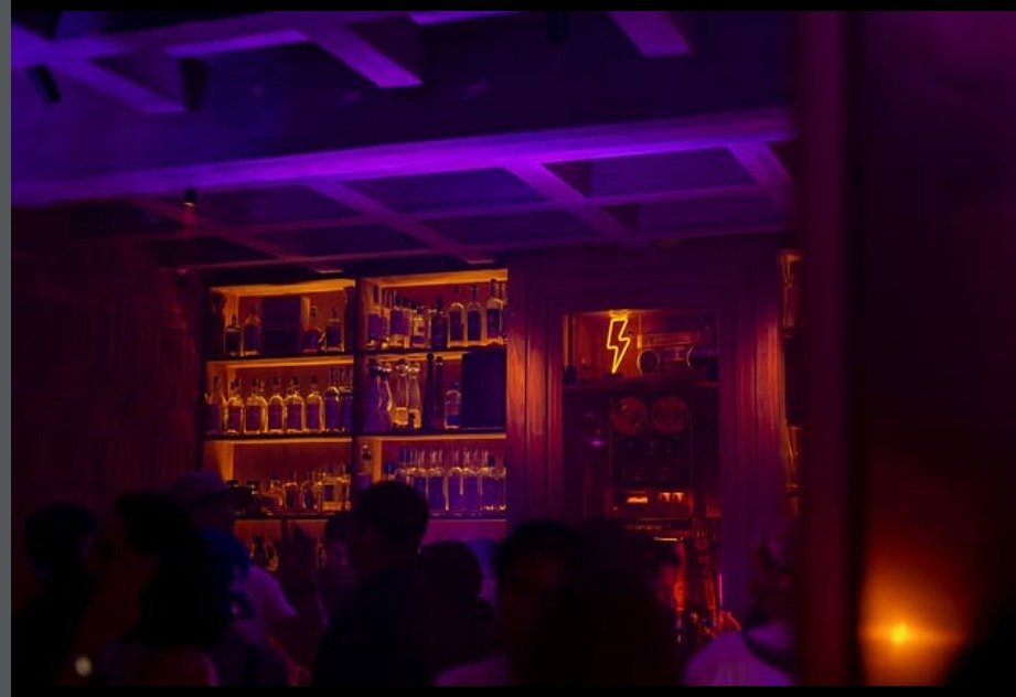 De noche whatsapp image 2026 03 18 at 7.56.12 pm