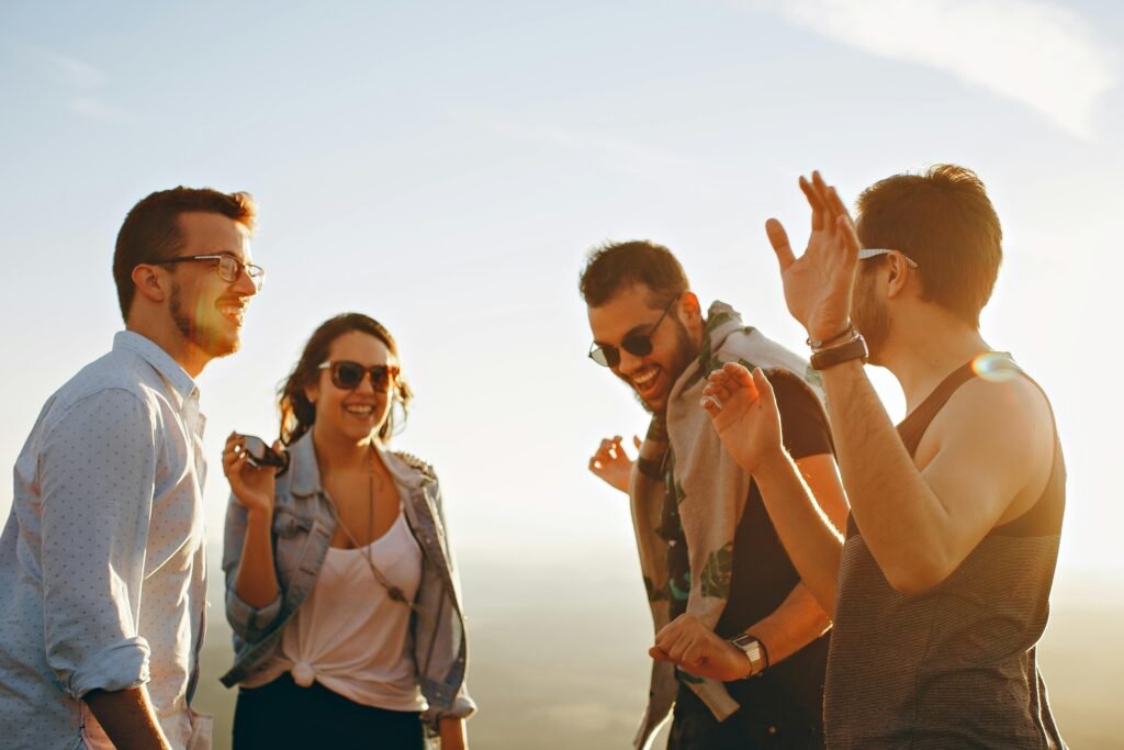 EL MOOD DE HOY - TURISMO EN PUEBLA grupo de amigos riendo y disfutando al aire libre