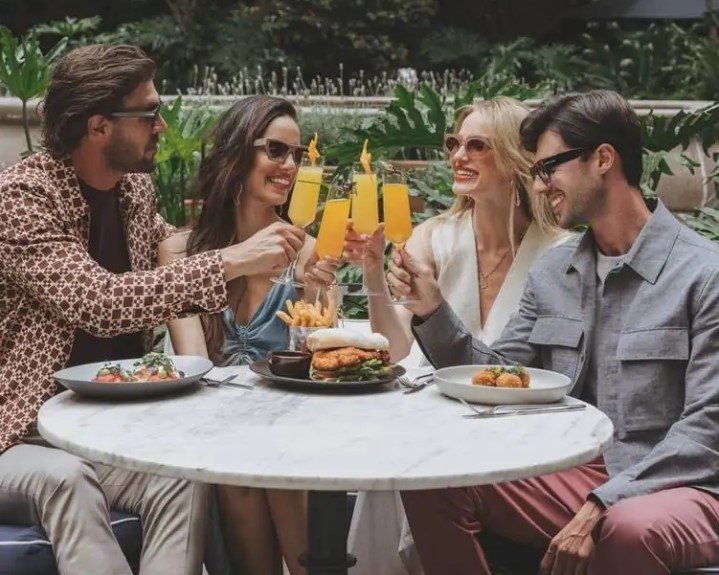 Amigos Amigos en Puebla: El mejor plan para el fin y entre semana, brunch y mimosas, amigos brindando y pasando una mañana genial